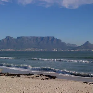 Guest house Blouberg Manor ***